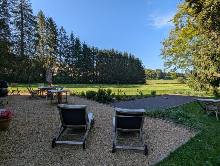 Vue de la terrasse sur le jardin