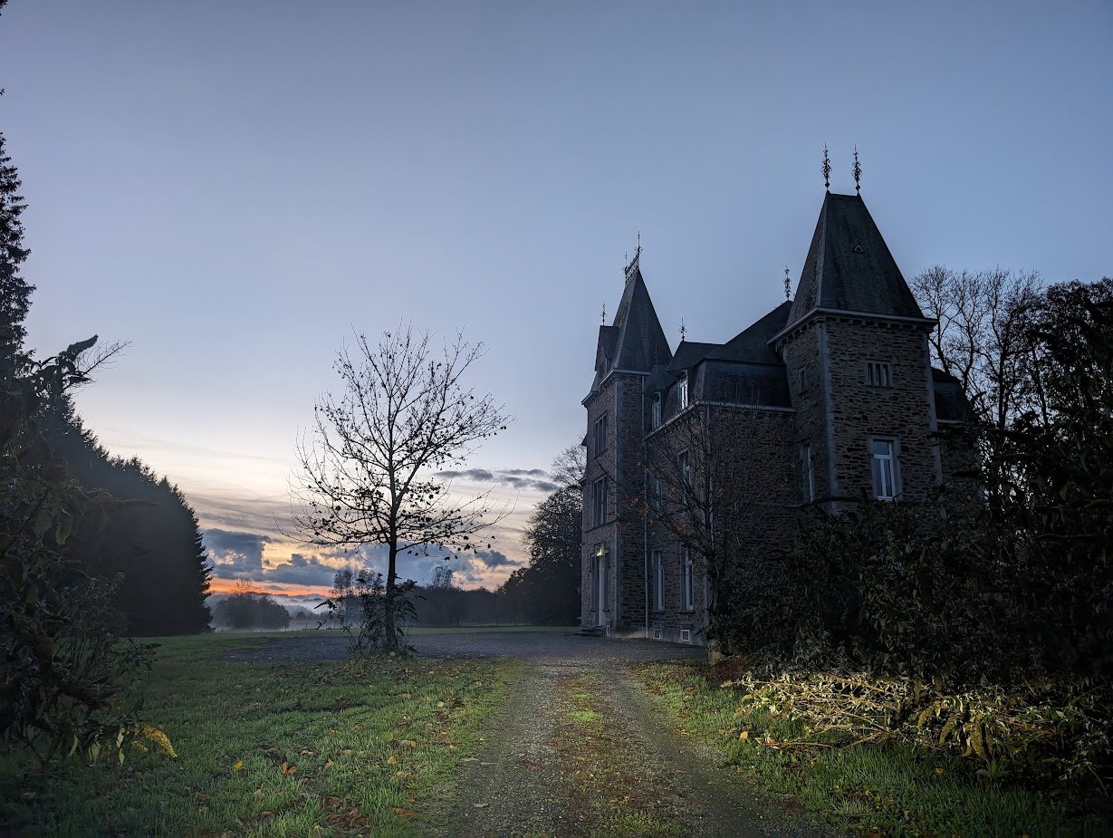 Le château de Porcheresse de nuit